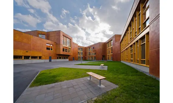 04 ARCHITECTURE TOUR